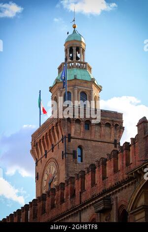 Bologna, Italien, Uhrturm, Rathaus Stockfoto