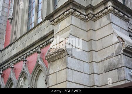 Kiew, Ukraine. September 2021. Blick auf die römisch-katholische Kirche St. Nikolaus nach dem Brand am 3. September 2021 die römisch-katholische Kathedrale St. Nikolaus in Kiew, die zweitälteste römisch-katholische Kirche der Stadt, brannte aus und wurde in der Nacht vom 3. Auf den 21. September schwer beschädigt. Kredit: SOPA Images Limited/Alamy Live Nachrichten Stockfoto