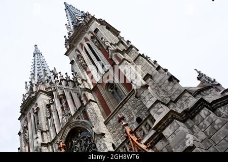 Kiew, Ukraine. September 2021. Blick auf die römisch-katholische Kirche St. Nikolaus nach dem Brand am 3. September 2021 die römisch-katholische Kathedrale St. Nikolaus in Kiew, die zweitälteste römisch-katholische Kirche der Stadt, brannte aus und wurde in der Nacht vom 3. Auf den 21. September schwer beschädigt. (Foto: Aleksandr Gusev/SOPA Images/Sipa USA) Quelle: SIPA USA/Alamy Live News Stockfoto