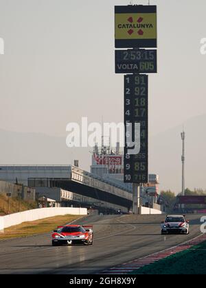 Montmelo, Barcelona, Spanien. September 2021. Autos beim HANKOOK 24H BARCELONA 2021 Rennen auf dem Circuit de Catalunya. (Bild: © David Ramirez/DAX via ZUMA Press Wire) Stockfoto