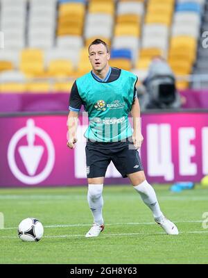 Der Engländer John Terry während der EM 2012 England Training im Olympiastadion, Kiew, am 14. Juni 2012. Stockfoto