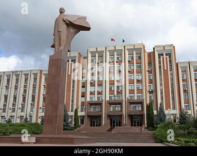 Parlamentsgebäude im Stadtzentrum von Tiraspol Stockfoto