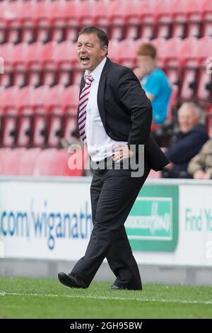 Manager Billy Davies reagiert während des Spiels der Sky Bet Football League Championship zwischen Wigan Athletic und Nottingham Forest im DW Stadium, Wigan, am 31. August 2013. Stockfoto