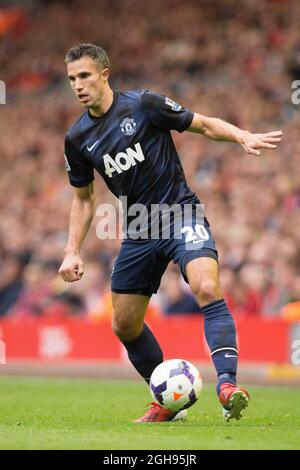 Robin van Persie von Manchester United in Aktion beim Barclays Premier League-Spiel zwischen Liverpool und Manchester United am 1. September 2013 auf dem Anfield in Liverpool. . Stockfoto