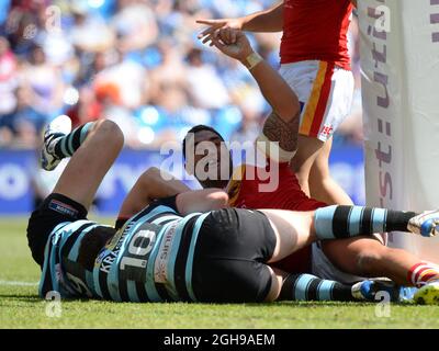 Jeff Lima von Catalan Dragons feiert seinen Versuch beim ersten Spiel der Utility Super League Magic Weekend zwischen London Broncos und Catalan Dragons am 17. Mai 2014 im Etihad Stadium, Manchester, England. Pic Simon Bellis/Sportimage. Stockfoto