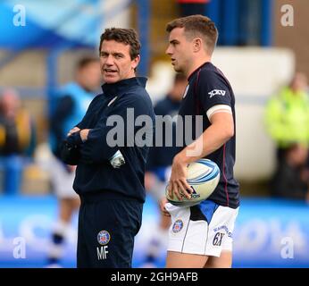 Mike Ford Head Coach of Bath mit Sohn George Ford von Bath vor dem Amlin Challenge Cup Final 2014 Spiel zwischen Bath und Northampton im Cardiff Arms Park Stadium in Cardiff, Wales am 23. Mai 2014. Pic Simon Bellis/Sportimage Stockfoto