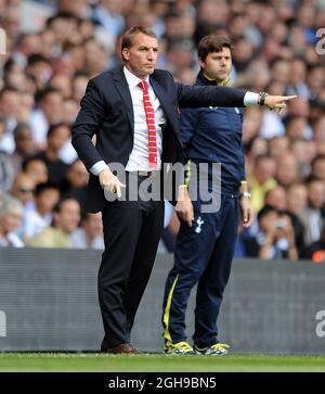 Liverpool-Manager Brendan Rodgers gibt während des Barclays Premier League-Spiels zwischen Tottenham und Liverpool am 31. August 2014 im White Hart Lane Stadium in London, England, Anweisungen aus. Foto: Robin ParkerSportimage Stockfoto