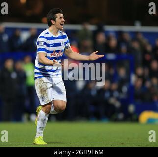 Joey Barton von QPR sieht am 17. Januar 2015 beim Barclays Premier League-Spiel zwischen den Queens Park Rangers und Manchester United in der Loftus Road, London, niedergeschlagen aus. Stockfoto