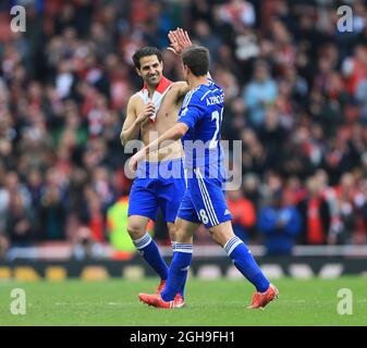 Chelsea's Cesc Fabregas feiert am 26. April 2015 beim Finalpfiff während des Barclays Premier League-Spiels zwischen Arsenal und Chelsea im Emirates Stadium, England. Stockfoto