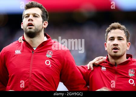 England's Josh Beaumont (Sale Sharks) (links) und England's Danny Cipriani (Sale Sharks) - Rugby Union - England XV / Barbaren - Twickenham Stadium - London - 31052015 Stockfoto