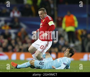 Bild #: 41143732 25. Nov. 2015 - Manchester, Vereinigtes Königreich - Andres bewacht vom PSV Eindhoven gegen Wayne Rooney von Manchester United - UEFA Champions League Group B - Manchester Utd gegen PSV Eindhoven - Old Trafford Stadium - Manchester - England - 25. November 2015 - Pic Simon BellisCSM Stockfoto