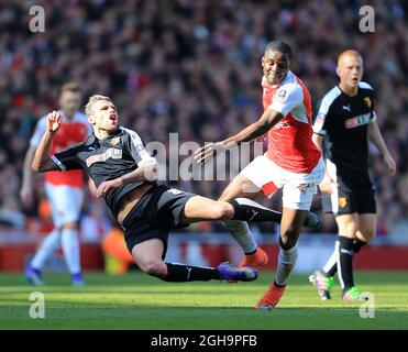 Arsenalâ €™s Joel Campbell fängt Watfordâ €™s Valon Behrami aus dem Ball während der Emirate FA Cup-Spiel im Emirates Stadium. Bildnachweis sollte lauten: David Klein/Sportimage via PA Images Stockfoto