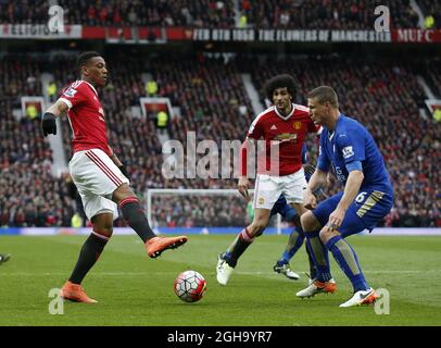 Anthony Martial von Manchester United wurde während des Spiels der Barclays Premier League im Old Trafford Stadium von Robert Huth aus Leicester City blockiert. Bildnachweis sollte lauten: Simon Bellis/Sportimage via PA Images - Newcastle Utd vs Tottenham - St James' Park Stadium - Newcastle upon Tyne - England - 19. April 2015 - Bild Phil Oldham/Sportimage Stockfoto