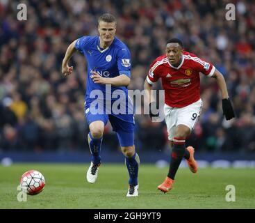 Robert Huth von Leicester City mit Anthony Martial von Manchester United während des Spiels der Barclays Premier League im Old Trafford Stadium. Bildnachweis sollte lauten: Simon Bellis/Sportimage via PA Images - Newcastle Utd vs Tottenham - St James' Park Stadium - Newcastle upon Tyne - England - 19. April 2015 - Bild Phil Oldham/Sportimage Stockfoto