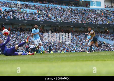 Alexis Sanchez von Arsenal punktet beim Spiel der Barclays Premier League im Etihad Stadium mit seinem zweiten Tor. Bildnachweis sollte lauten: Philip Oldham/Sportimage via PA Images Stockfoto