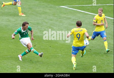 Jeff Hendrick, Irlands Nationalmannschaft, ist beim Spiel der UEFA-Europameisterschaft 2016 im Stade De France in Paris auf der Leine. Bilddatum 13. Juni 2016 Pic David Klein/Sportimage via PA Images Stockfoto