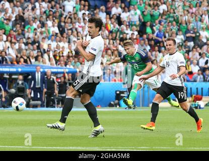 Der nordirische Jamie ward feuert während des Spiels der UEFA-Europameisterschaft 2016 im Parc des Princes, Paris. Bilddatum 20. Juni 2016 Pic David Klein/Sportimage via PA Images Stockfoto