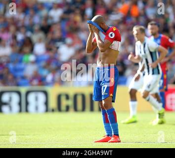 Das Andros Townsend von Crystal Palace sieht nach West Broms Eröffnungstreffer während des Premier League-Spiels im Selhurst Park Stadium, London, niedergeschlagen aus. Bilddatum 13. August 2016 Pic David Klein/Sportimage via PA Images Stockfoto