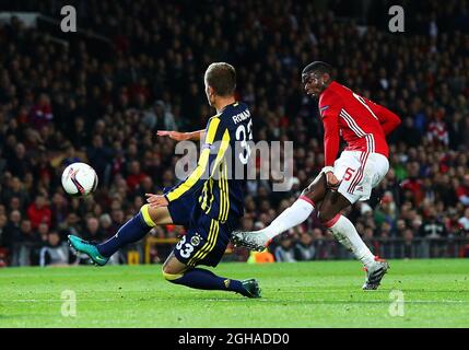 Paul Pogba von Manchester United erzielt beim Spiel der UEFA Europa League in Old Trafford, Manchester, den dritten Treffer seiner Mannschaft. Bilddatum: 20. Oktober 2016. PIC Matt McNulty/Sportimage über PA-Bilder Stockfoto