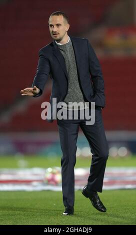 England-Manager Mark Sampson beim Freundschaftsspiel der Women International im Keepmoat Stadium, Doncaster. Bilddatum: 21. Oktober 2016. PIC Simon Bellis/Sportimage über PA Images Stockfoto