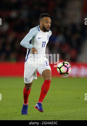 Der englische Nathan Redmond in Aktion beim Freundschaftsspiel unter 21 Jahren im St. Mary's Stadium in Southampton. Bilddatum 10. November 2016 Pic David Klein/Sportimage via PA Images Stockfoto