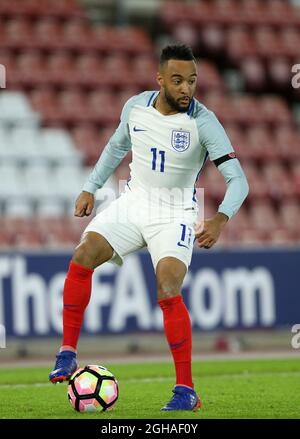 Der englische Nathan Redmond in Aktion beim Freundschaftsspiel unter 21 Jahren im St. Mary's Stadium in Southampton. Bilddatum 10. November 2016 Pic David Klein/Sportimage via PA Images Stockfoto