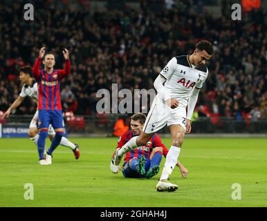 Tottenhams DELE Alli feiert das Tor zum Auftakt seiner Mannschaft während des Champions-League-Gruppenkampfs im Wembley Stadium, London. Bilddatum 7. Dezember 2016 Pic David Klein/Sportimage via PA Images Stockfoto