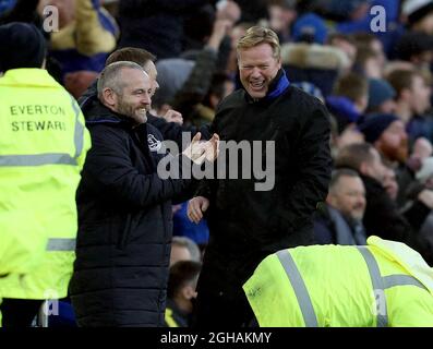 Ronald Koeman-Manager von Everton freut sich nach dem vierten Tor während des Spiels der englischen Premier League im Goodison Park Stadium, Liverpool Bilddatum: 15. Januar 2017. PIC Simon Bellis/Sportimage über PA Images Stockfoto