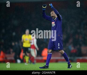 Watfords Heurelho Gomes feiert beim Schlusspfiff während des Spiels der Premier League im Emirates Stadium, London. Bilddatum 31. Januar 2017 Pic David Klein/Sportimage via PA Images Stockfoto