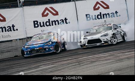 05-08-2021 Riga, Lettland Sportauto driftet auf dem Boden. Stockfoto