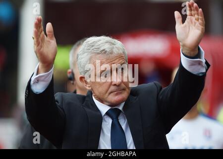 Stoke City Manager Mark Hughes beim Premier League Spiel im Britannia Stadium, Stoke. Bild Datum 19. August 2017. Bildnachweis sollte lauten: Robin Parker/Sportimage via PA Images Stockfoto