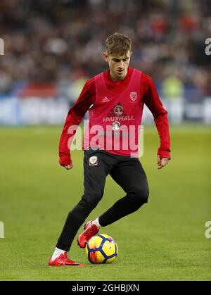 Der walisische David Brooks erwärmt sich beim Internationalen Freundschaftsspiel im Stade de France in Paris. Bilddatum: 10. November 2017. Bildnachweis sollte lauten: David Klein/Sportimage via PA Images Stockfoto