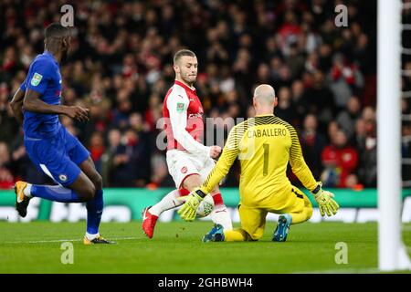 Jack Wilshere von Arsenal hat eine Chance, die Willy Caballero-Torhüter von Chelsea während der Halbfinalsekunde des Carabao Cup-Spiels im Emirates Stadium, London, gerettet hat. Bild Datum 24. Januar 2018. Bildnachweis sollte lauten: Charlie Forgham-Bailey/Sportimage via PA Images Stockfoto