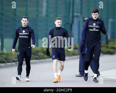 Lewis Cook aus England, Kieran Trippier und Harry Maguire während des Trainings im Tottenham Hotspur Training Center in London. Bilddatum: 26. März 2018. Bildnachweis sollte lauten: David Klein/Sportimage via PA Images Stockfoto