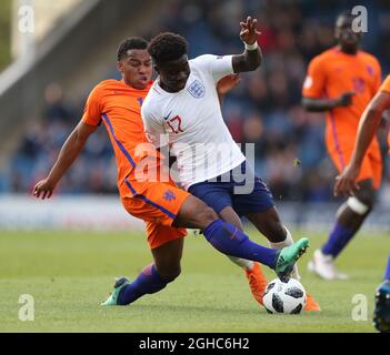 Quinten Maduro aus den Niederlanden tritt im Halbfinale im Proact Stadium, Chesterfield, gegen Bukayo Saka aus England an. Bild Datum 17. Mai 2018. Bildnachweis sollte lauten: Simon Bellis/Sportimage via PA Images Stockfoto