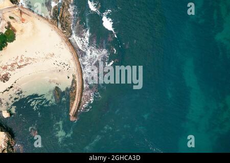 Blick von oben auf den Kinderpool in La Jolla, Kalifornien Stockfoto