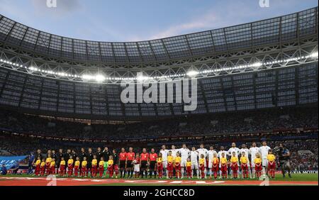 Die Teams aus Kroatien und England stehen vor dem Start des Halbfinales der FIFA-Weltmeisterschaft 2018 im Luzhniki-Stadion in Moskau an. Bild Datum 11. Juli 2018. Bildnachweis sollte lauten: David Klein/Sportimage via PA Images Stockfoto