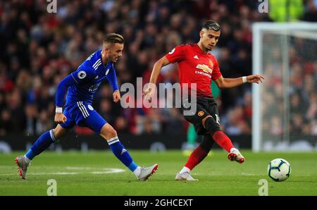 Andreas Pereira von Manchester United und Adrien Silva von Leicester City während des Spiels der Premier League im Old Trafford Stadium in Manchester. Bild Datum 10. August 2018. Bildnachweis sollte lauten: Matt McNulty/Sportimage via PA Images Stockfoto