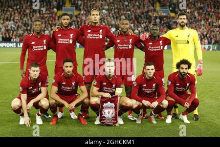 Liverpool-Teamgruppe in der hinteren Reihe von links: Georginio Wijnaldum, Joe Gomez, Virgil van Dijk, Daniel Sturridge, Sadio Mane, Alisson Becker Erste Reihe von links: James Milner, Trent Alexander-Arnold, Jordan Henderson, Andy Robertson und Mohamed Salah aus Liverpool während des UEFA Champions League - Gruppe C Spiels im Anfield Stadium, Liverpool. Bild Datum 18. September 2018. Bildnachweis sollte lauten: Andrew Yates/Sportimage via PA Images Stockfoto