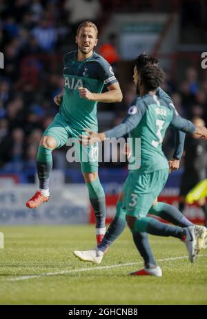 Harry Kane von Tottenham springt hoch, um das zweite Tor während des Premier League-Spiels im John Smith's Stadium, Huddersfield, zu feiern. Bilddatum 29. September 2018. Bildnachweis sollte lauten: Simon Bellis/Sportimage via PA Images Stockfoto