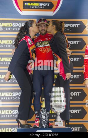 102. Gran Piemonte - Radrennen von Racconigi nach Stupinigi im Foto: Sieger Sonny Colbrelli vom Team Bahrain Merida nach seinem Sieg auf dem Podium Bilddatum: 11. Oktober 2018. Bildnachweis sollte lauten: Jonathan Moscrop/Sportimage via PA Images Stockfoto