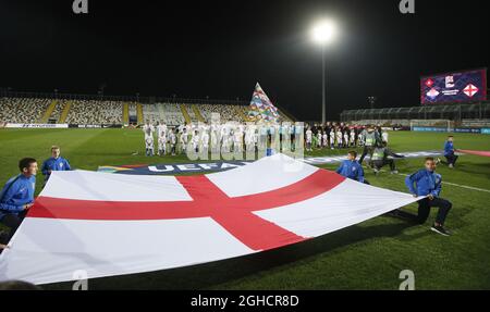 Die Teams aus England und Kroatien stehen während des UEFA Nations League-Spiels der Gruppe A4 im Stadion HNK Rijeka, Rijeka, in einem leeren Stadion an. Bilddatum: 12. Oktober 2018. Bildnachweis sollte lauten: David Klein/Sportimage via PA Images Stockfoto