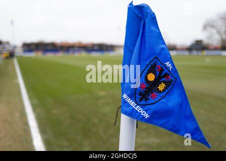 Eine allgemeine Ansicht einer AFC Wimbledon-Eckflagge vor dem Spiel der fünften Runde des FA Cup im Cherry Red Records Stadium, London. Bilddatum: 16. Februar 2018. Bildnachweis sollte lauten: Craig Mercer/Sportimage via PA Images Stockfoto