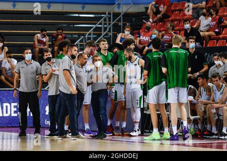 Manresa, Barcelona, Spanien. September 2021. Spieler von Joventut Badalona während der LLigues Catalanes rechnen zwischen Morabank Andorra und Joventut Badalona bei Nou Congost in Manresa. (Bild: © David Ramirez/DAX via ZUMA Press Wire) Stockfoto