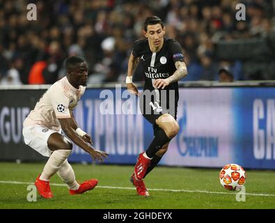 Angel Di Maria von PSG geht während der sechzehn-gewinnt-Runde der UEFA Champions League im Parc des Princes Stadium in Paris an Eric Bailly von Manchester United vorbei. Bilddatum: 6. März 2019. Bildnachweis sollte lauten: David Klein/Sportimage via PA Images Stockfoto