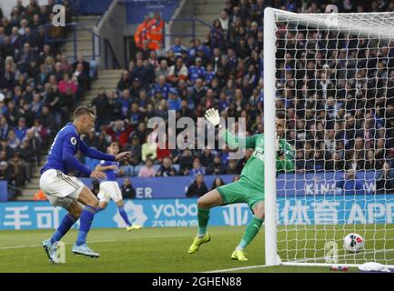 Jamie Vardy von Leicester City punktet beim Premier League-Spiel im King Power Stadium, Leicester, mit seinem zweiten und dem vierten Platz in den Clubs. Bilddatum: 29. September 2019. Bildnachweis sollte lauten: Darren Staples/Sportimage via PA Images Stockfoto
