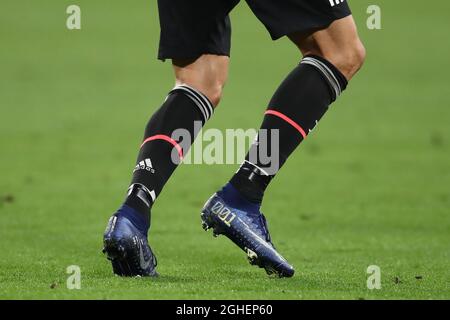 Cristiano Ronaldo von Juventus modelliert eine neue Version von Nike Mercurial während des UEFA Champions League-Spiels im Juventus-Stadion in Turin. Bilddatum: 1. Oktober 2019. Bildnachweis sollte lauten: Jonathan Moscrop/Sportimage via PA Images Stockfoto