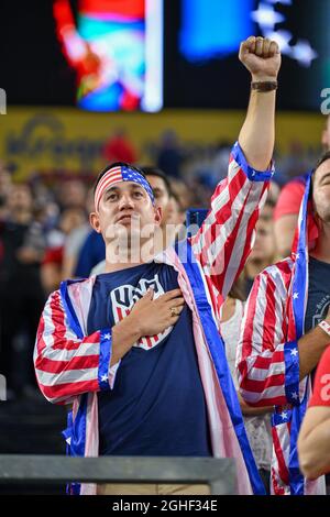 Nashville, TN, USA. September 2021. Ein US-Fußballfan jubelt stolz während des WM-Qualifikationsspiel zwischen Kanada und den USA im Nissan Stadium in Nashville, TN. Kevin Langley/CSM/Alamy Live News Stockfoto