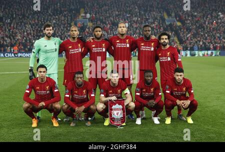 Liverpool-Teamgruppe in der hinteren Reihe von links Alisson Becker, Fabinez, Joe Gomez, Virgil van Dijk, Divock Origi und Mohamed Salah aus Liverpool. Front Row von links: Trent Alexander-Arnold, Georginio Wijnaldum, James Milner, Naby Keita und Alex Oxlade-Chamberlain aus Liverpool während des UEFA Champions League-Spiels in Anfield, Liverpool. Bilddatum: 5. November 2019. Bildnachweis sollte lauten: Darren Staples/Sportimage via PA Images Stockfoto