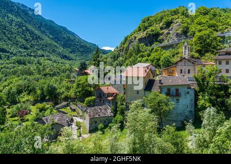 Das malerische Dorf Exilles im Susa-Tal. Provinz Turin, Piemont, Norditalien. Stockfoto